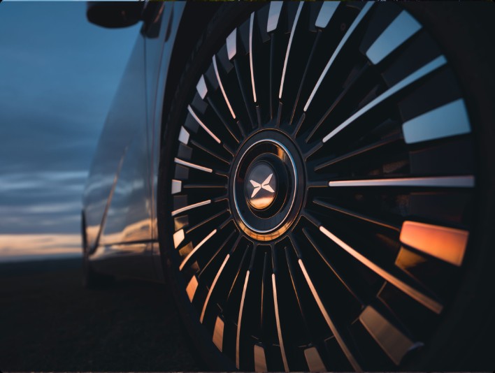 XPENG X9 stationary emblem wheel hub